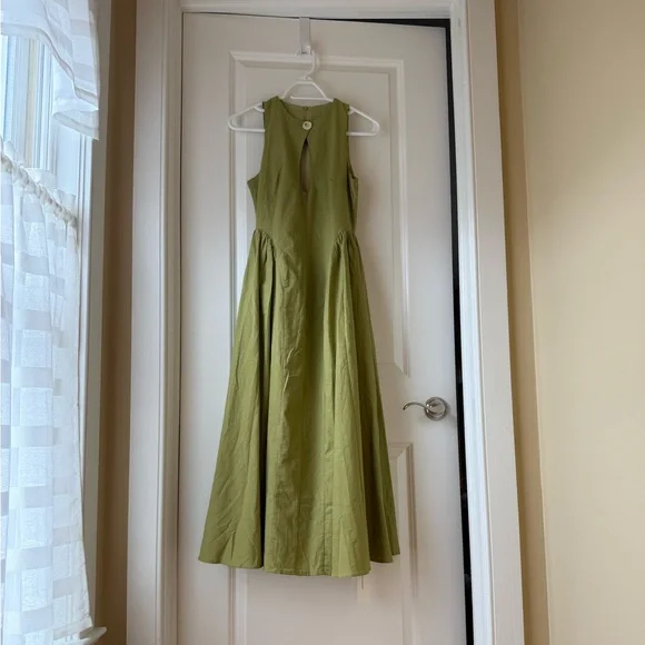 Commence Elegant Green Sleeveless Key Hole Dress - Picture 1 of 5
